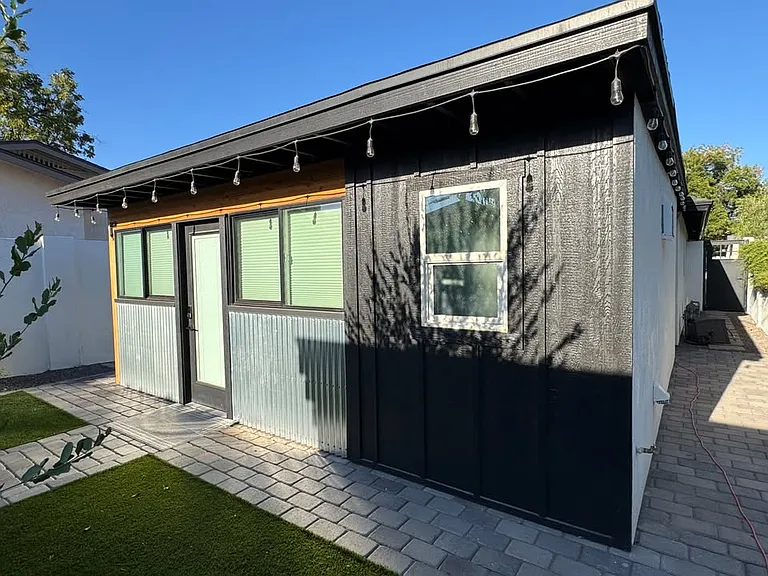 934 S Maple Ave — Photo 2