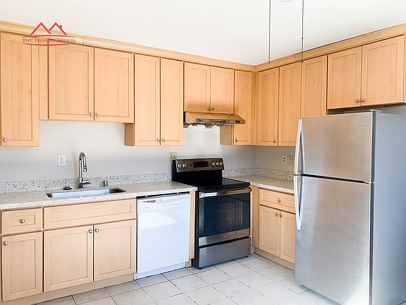 3rd image of 840 El Cerrito Way APT C