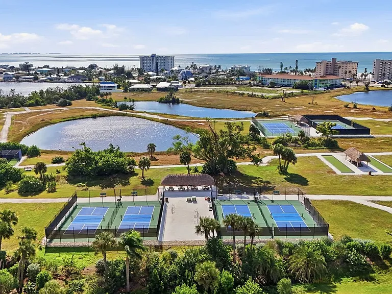 4253 Bay Beach Ln #3-ID1372279P — Photo 34