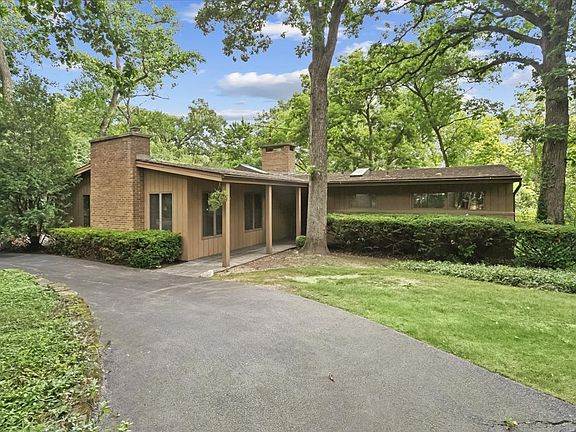 3rd image of 1161 Valley Rd
