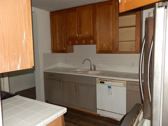3rd image of 108 N Elm St NW