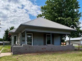 307 W Coolidge Ave, Blackwell, OK 74631