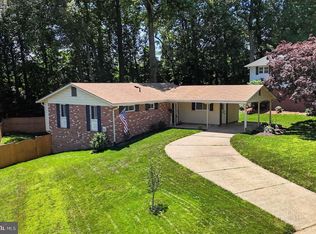 5010 Gainsborough Dr, Fairfax, VA 22032