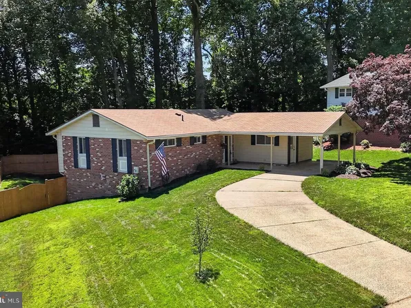 5010 Gainsborough Dr, Fairfax, VA 22032