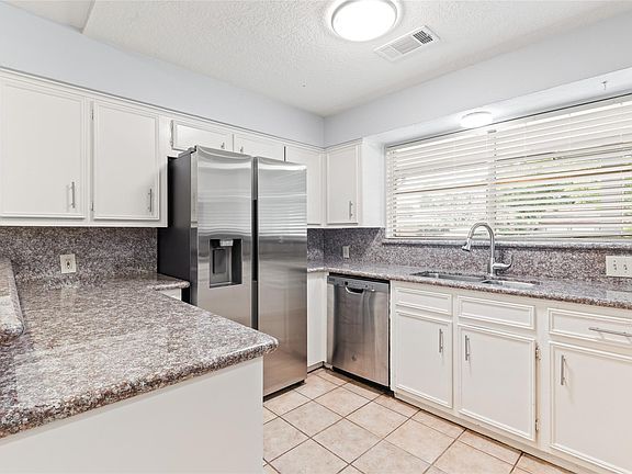 5th image of 118 E Thornton Rd
