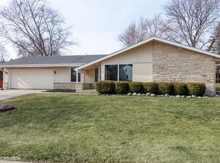 2344 Ramshead Ct, Waukesha, WI 53188