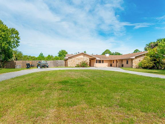 2nd image of 5525 Sand Lake Dr