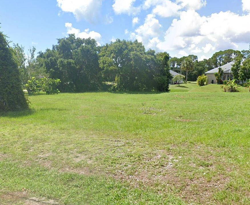 2nd image of 133 Fairway Rd