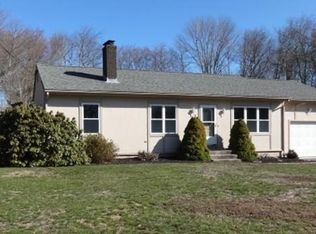 34 Pools Ln, Tiverton, RI 02878