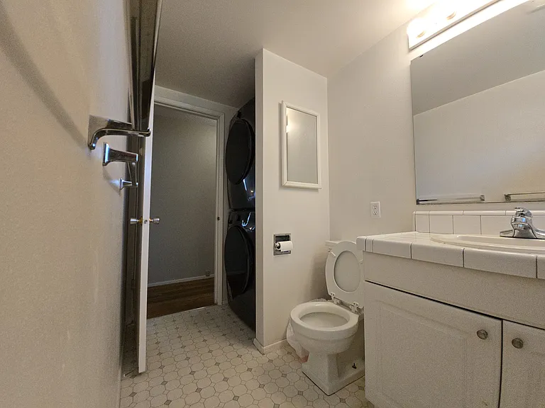 Main Bath & Laundry