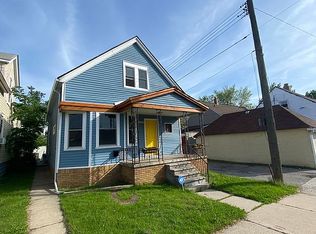 1922 Yemans St, Hamtramck, MI 48212