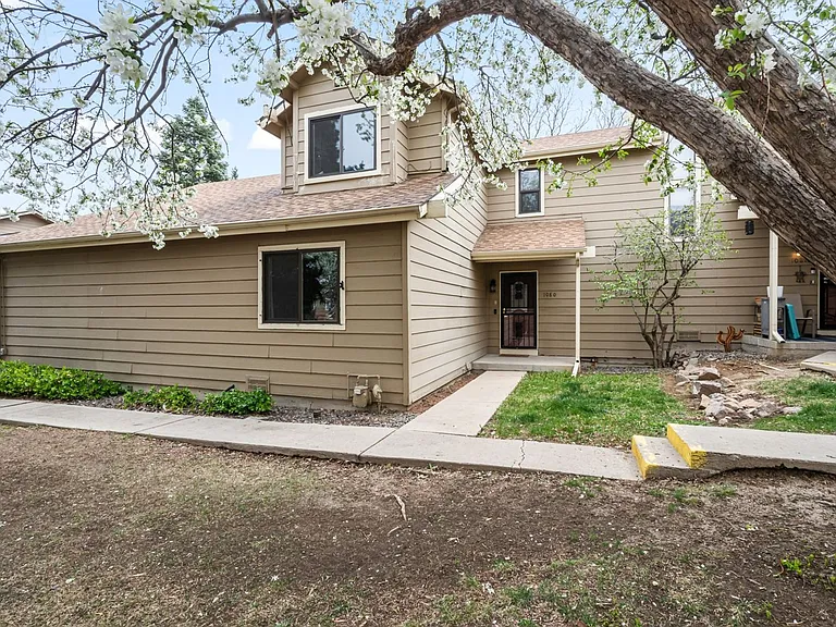 1080 S Yampa St — Photo 2