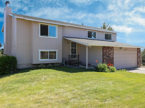 1685 NE Hilltop Ln, Madras, OR 97741
