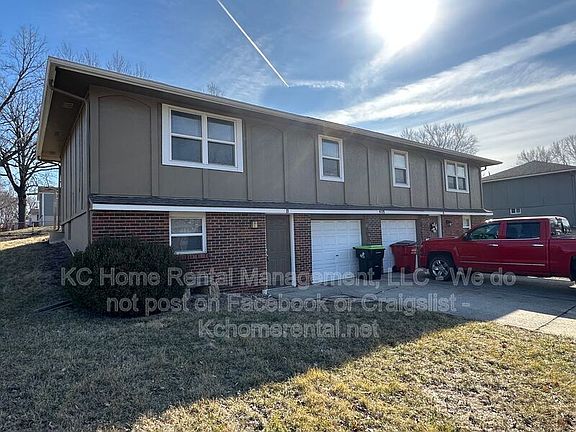 2nd image of 405 NE Westwind Dr APT B
