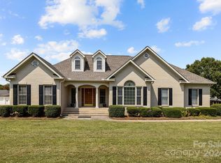 113 Hancock Xing, Lake Wylie, SC 29710