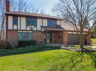 6 Spruce Ct, Lemont, IL 60439