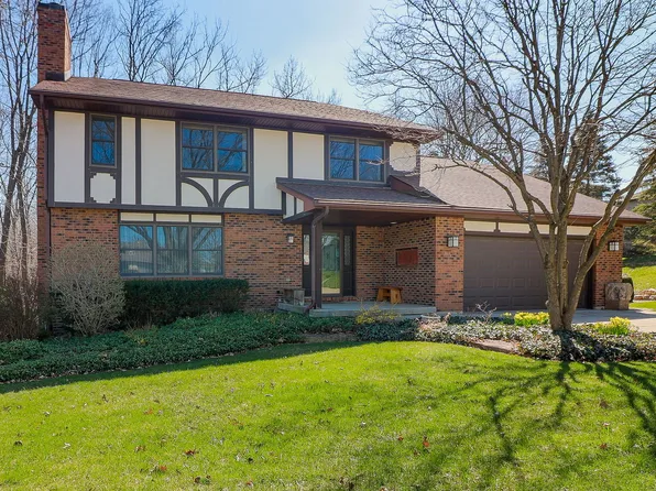 6 Spruce Ct, Lemont, IL 60439