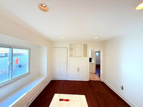 2nd image of 4447 Lockwood Ave