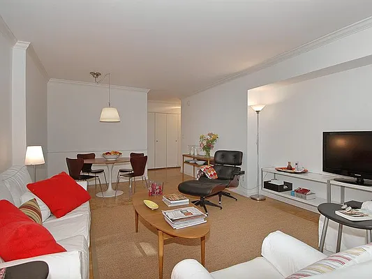 Sold by Sotheby's International Realty | media 7