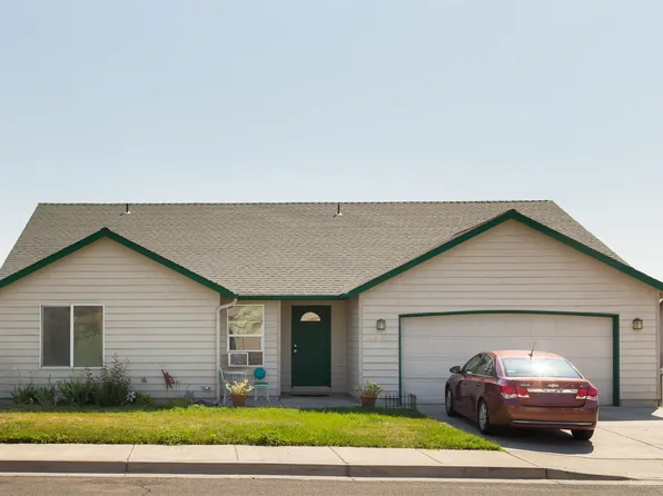 689 SW Cedar Hill Ln, Madras, OR 97741