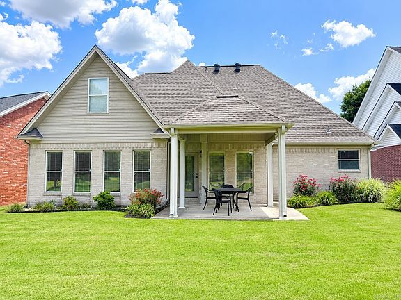 3rd image of 112 Cottage Lake Rd