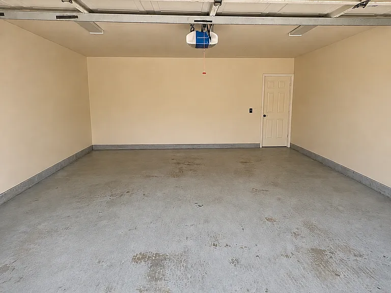 418 Newberry St — Photo 12