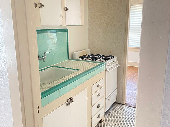 3rd image of 1911 Lead Ave SE #0