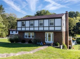 3197 Meadowridge Ct, Gibsonia, PA