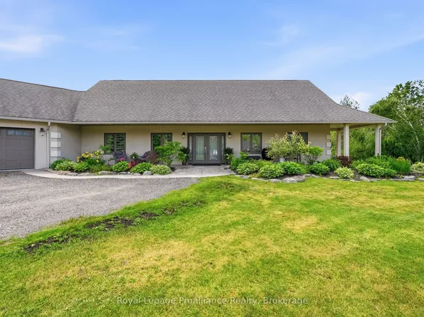 1646 Harriet Ln, Selwyn, ON K0L 1T0