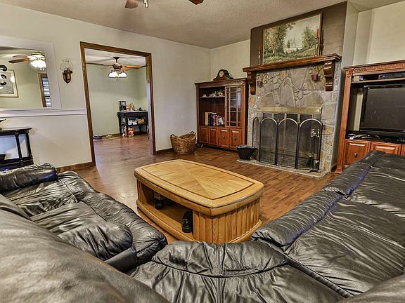 2nd image of 519 Southern Pines Dr