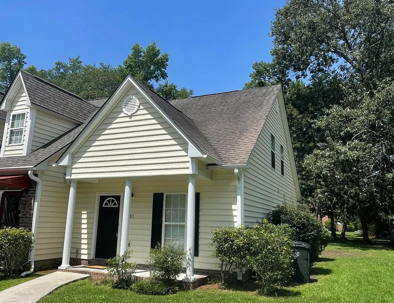 3 bed, 2.0 bath, 1180 sqft, $2,050 — Photo 3