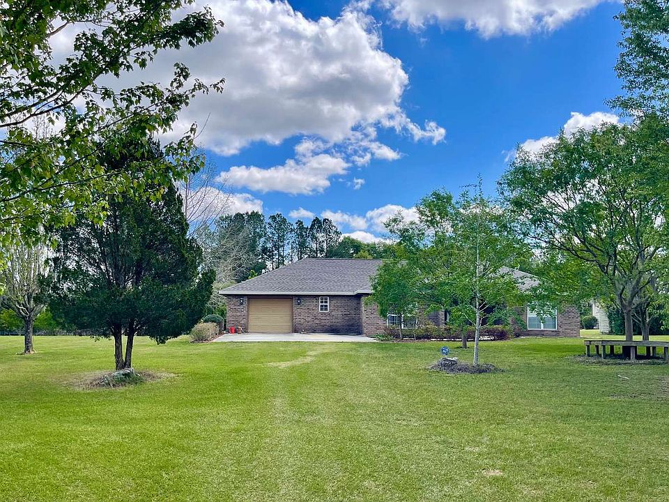 1st image of 232 SW Jade Ct