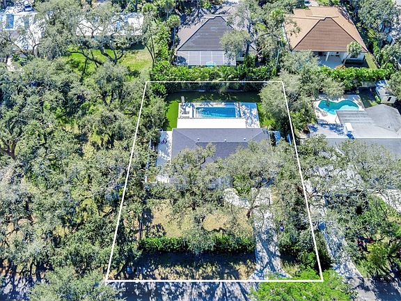 4th image of 406 Indian Lilac Rd