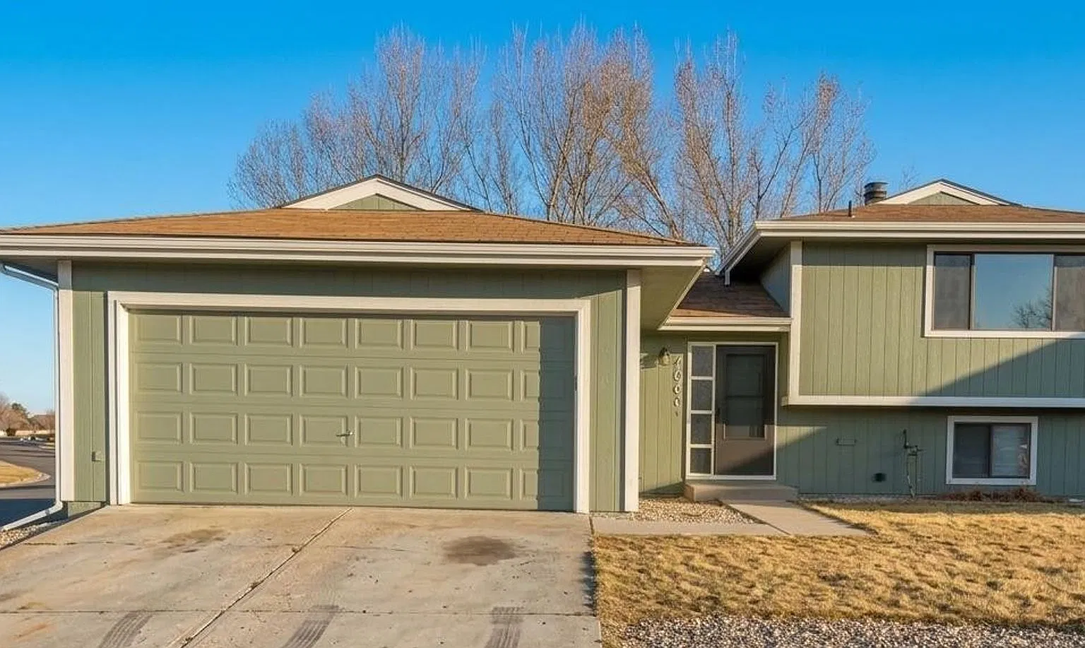 3 Bedroom, 1.5 Bathroom Home in SW Loveland! — Photo 2