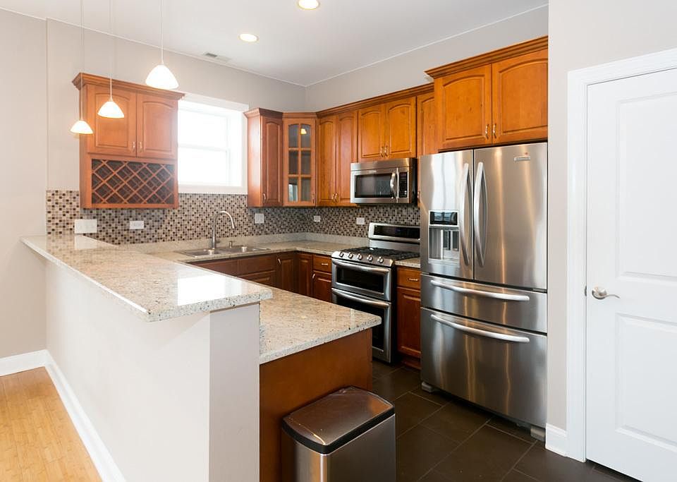 1st image of 4006 N Kilbourn Ave #4C