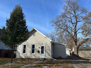 905 S Oak St, Bloomington, IL 61701