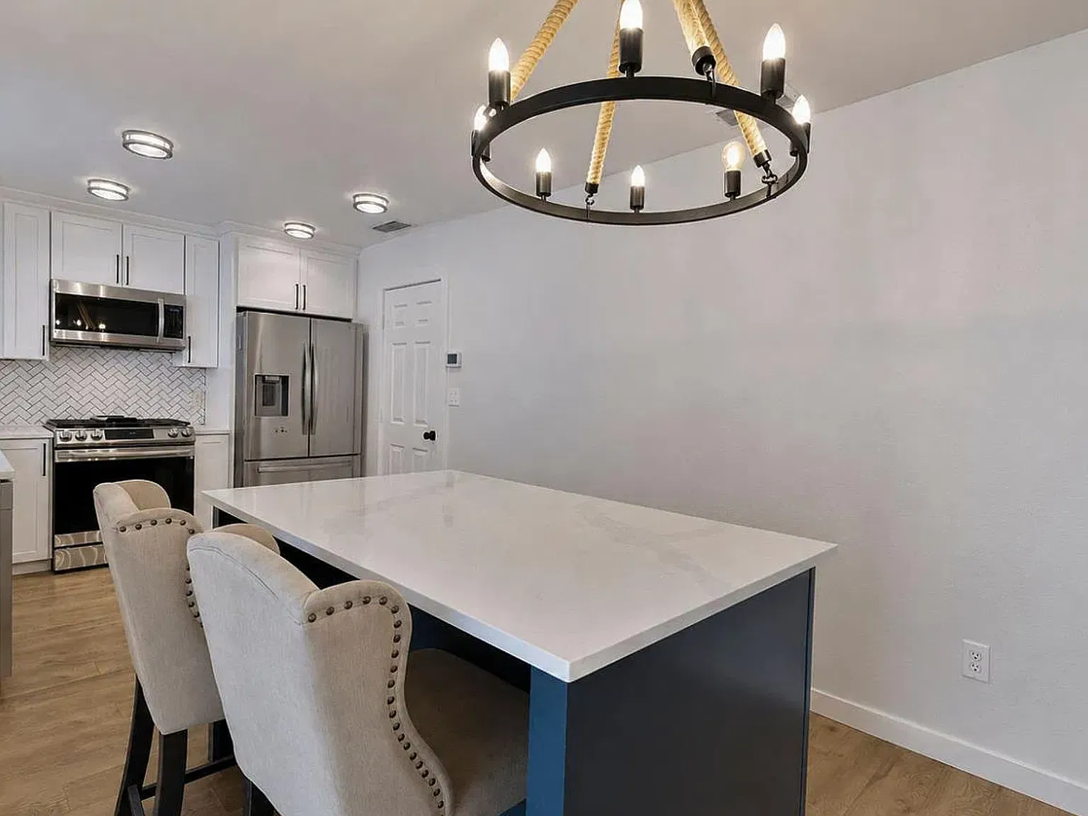 3 bed, 1452 sqft, $2,400 — Photo 4