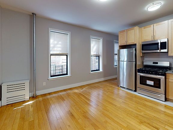 3rd image of 547 W 142nd St APT 11