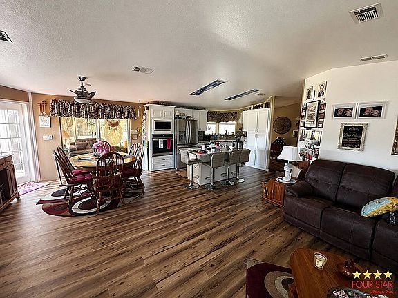 2nd image of 4308 Hamlin Way