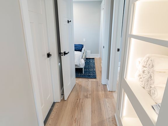 5th image of 606 Canal Dr #A
