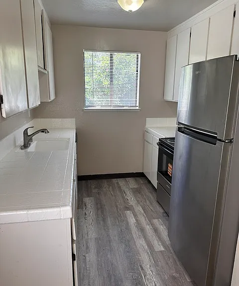 1333 El Camino Real #4 — Photo 4