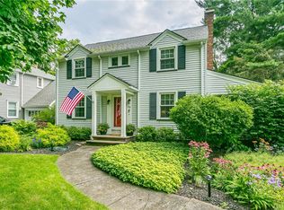 28 Mount Airy Dr, Rochester, NY 14617