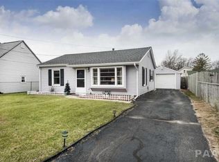 127 Holland Ct, Creve Coeur, IL