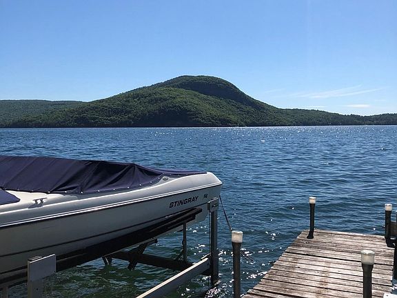 4th image of 9562 Lakeshore Dr