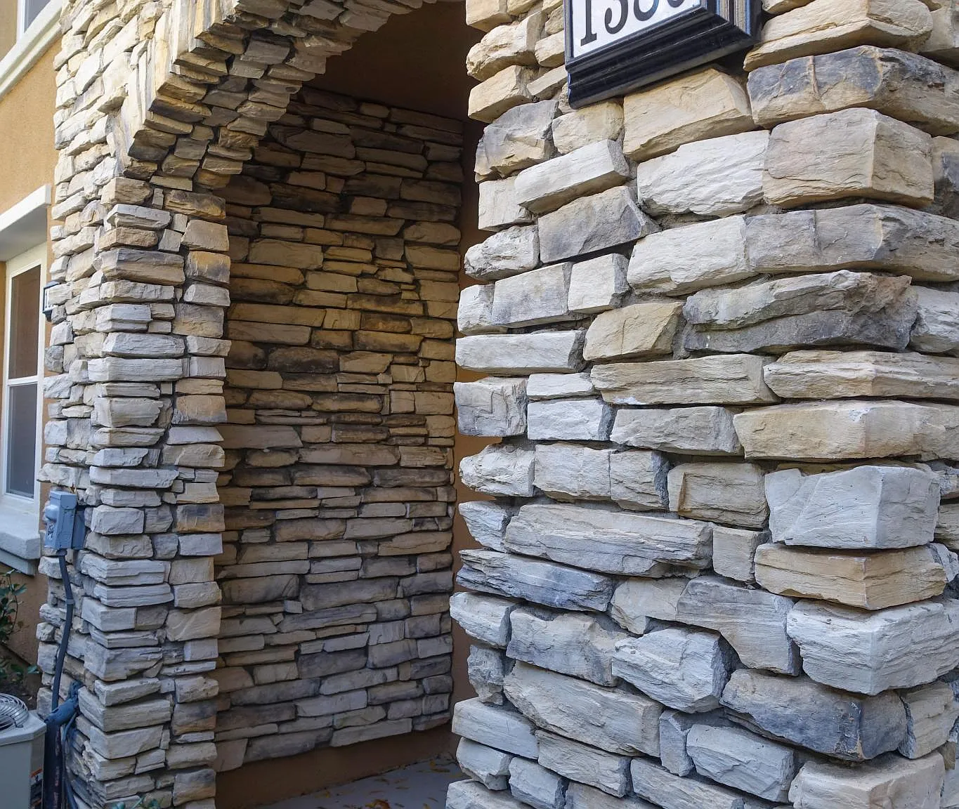 3 bed, 3.5 bath, 1603 sqft, $3,750 — Photo 2