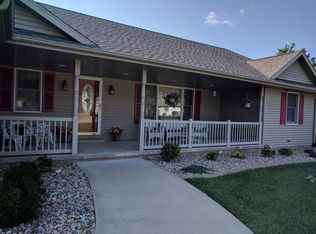 923 S 5th Ave, Potomac, IL 60942