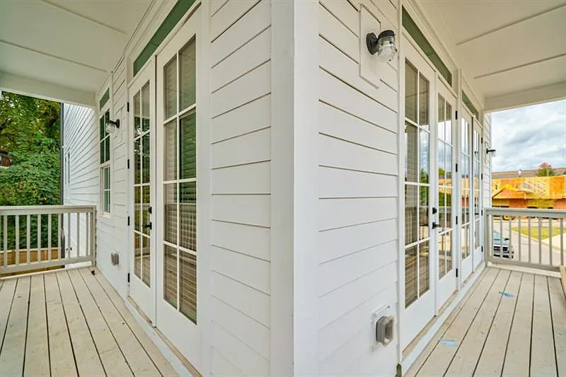 3 bed, 3.5 bath, 2000 sqft, $3,700 — Photo 4