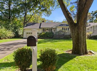 37 Midbrook Ln, Old Greenwich, CT 06870