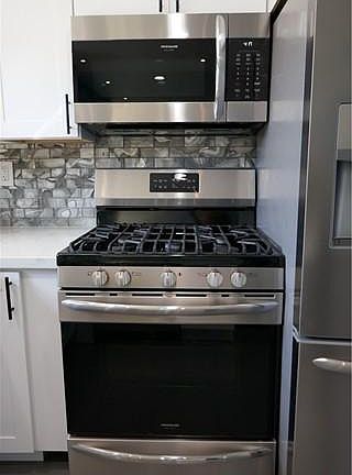 5th image of 4310 W 182nd St