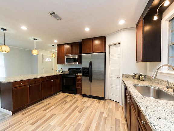 5th image of 3145 Purdom Dr